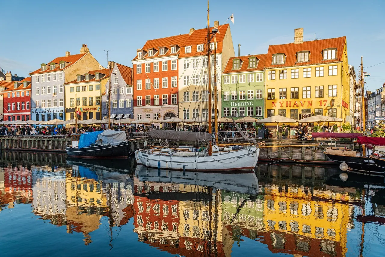 2. Islands Brygge: Where the City Goes to Swim (Image Credits: Pixabay)