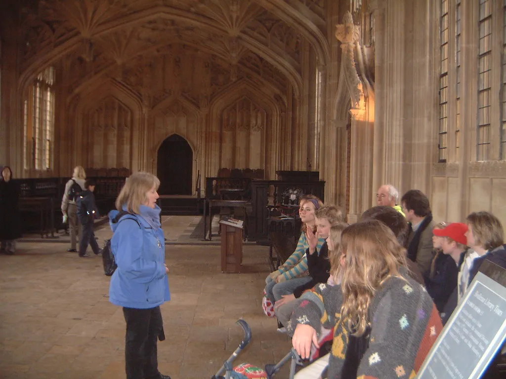 Organized Tours Take the Planning Burden Away (Visit Oxfordshire, Flickr, CC BY-SA 2.0)