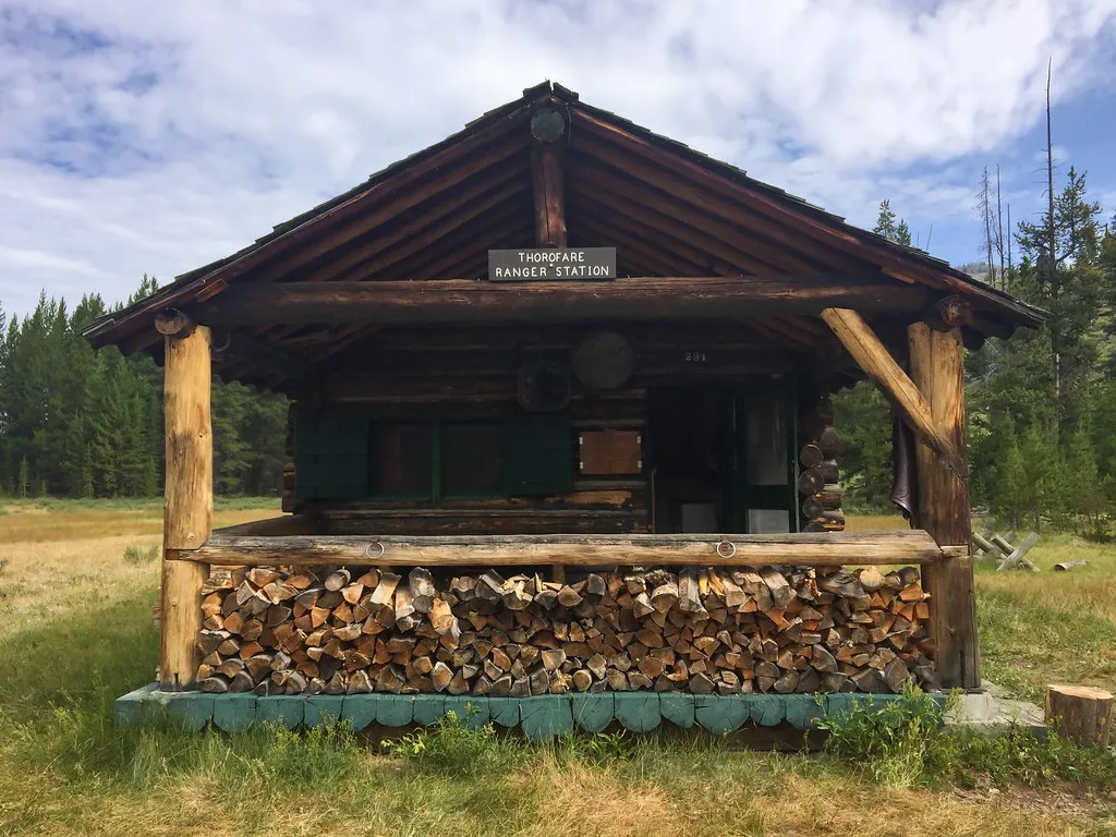 The Thorofare Ranger Station: The Most Isolated Building in the Lower 48 (Image Credits: Flickr)