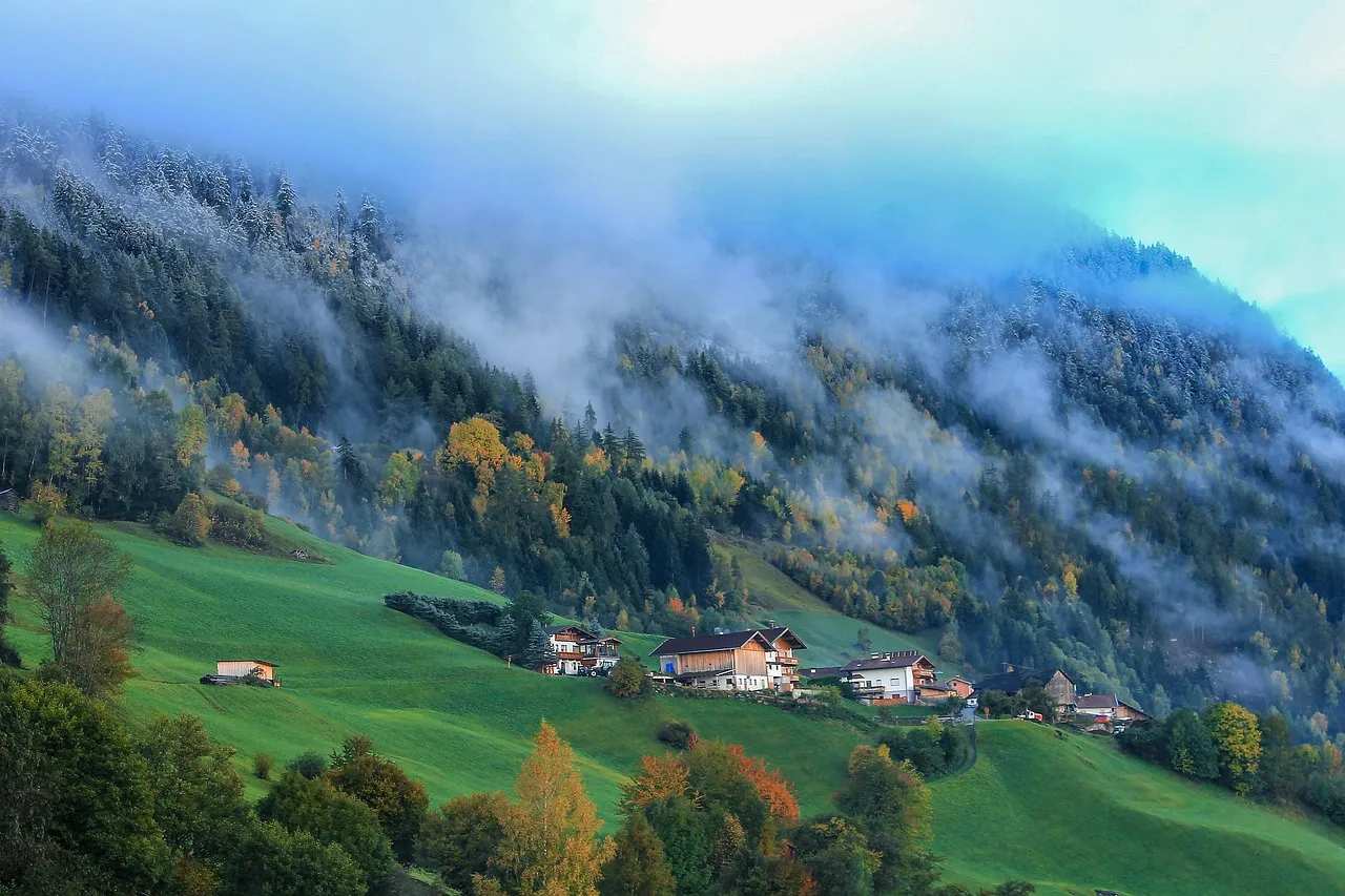 Blue Spaces and Green Spaces Deliver Different Mental Health Benefits (Image Credits: Pixabay)