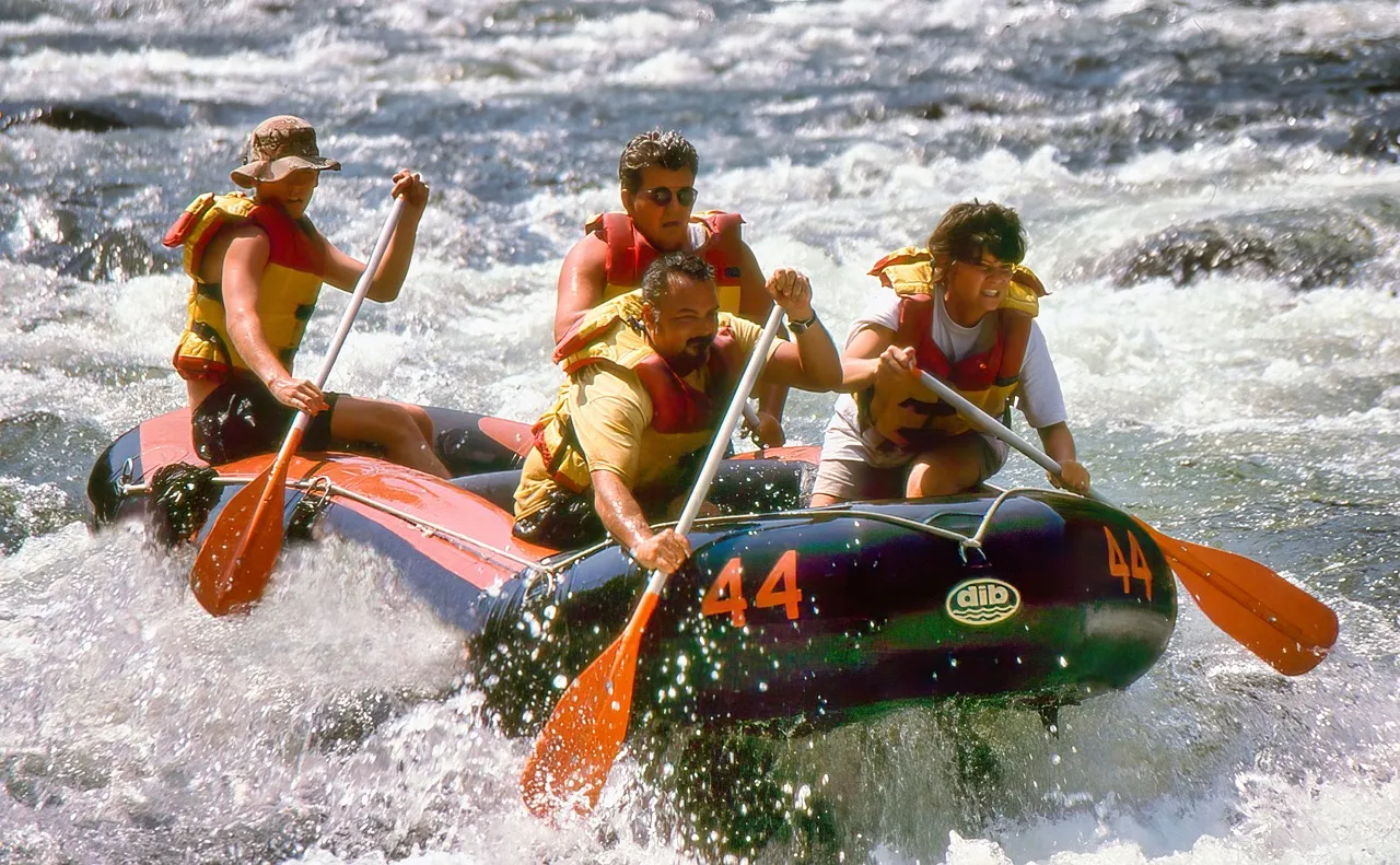 The Nantahala River: A Paddler's Dream (Image Credits: Pixabay)