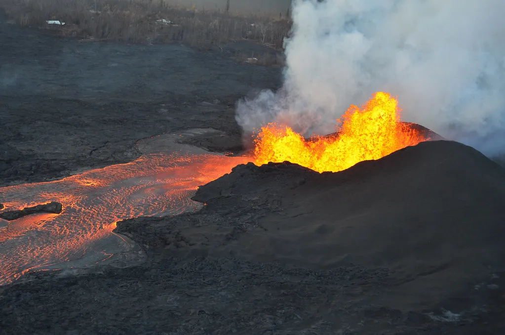What Kīlauea Has Been Doing Since Late 2024 (Image Credits: Flickr)