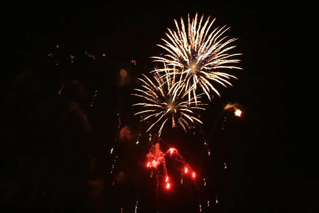 The Duck Creek Fireworks: A Tradition Since 1946 (ShashiBellamkonda, Flickr, CC BY 2.0)