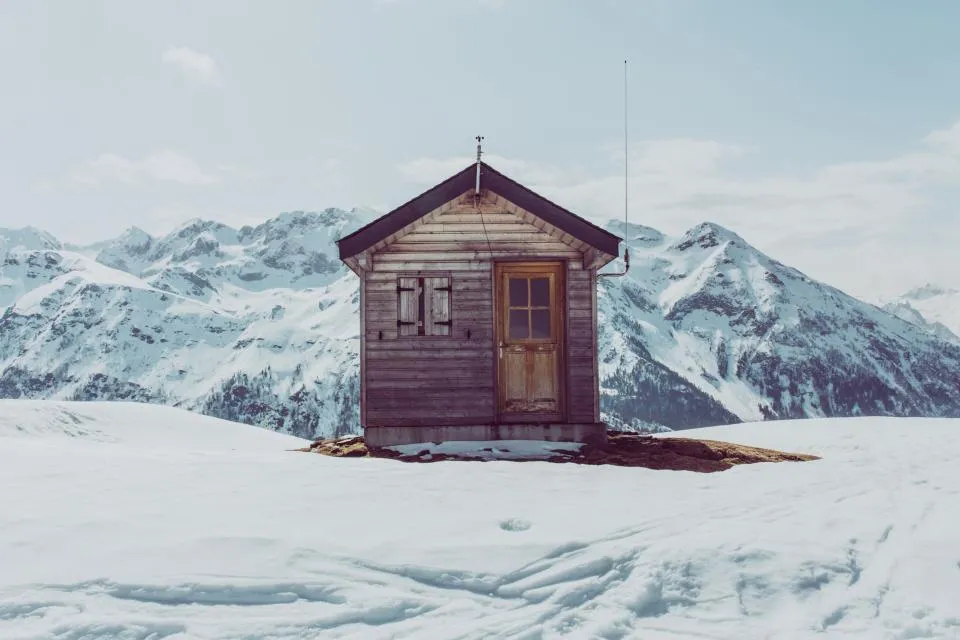 Why Winter Cabin Travel Is Growing Faster Than Ever (Image Credits: Stocksnap)