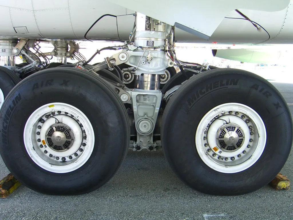 8. Hydraulic Systems: The Circulatory System of the Aircraft (fredsharples, Flickr, CC BY 2.0)