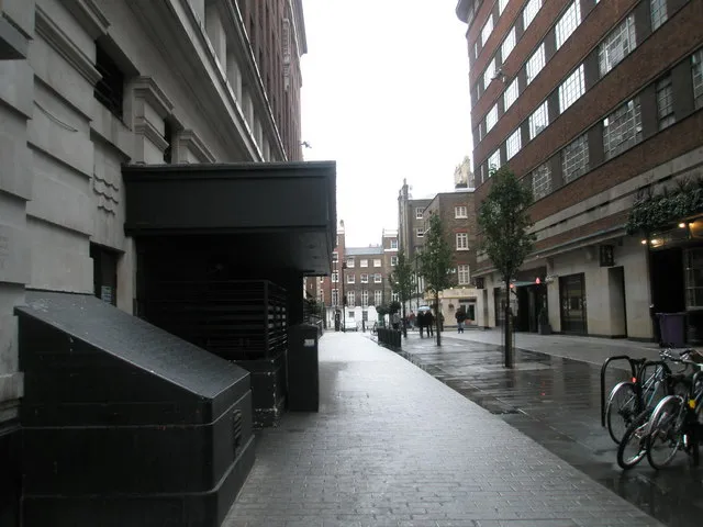 A Living City, Not a Museum Piece (From geograph.org.uk, CC BY-SA 2.0)