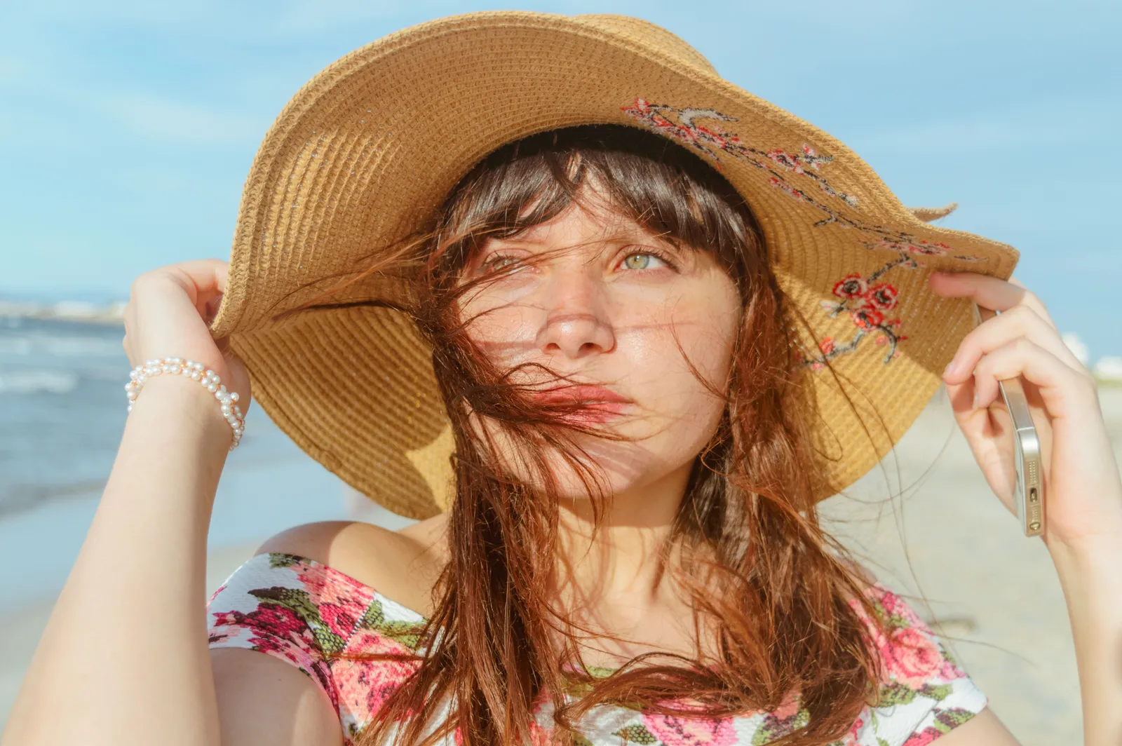 Mineral Sunscreen and a Wide-Brimmed Hat (Image Credits: Pexels)