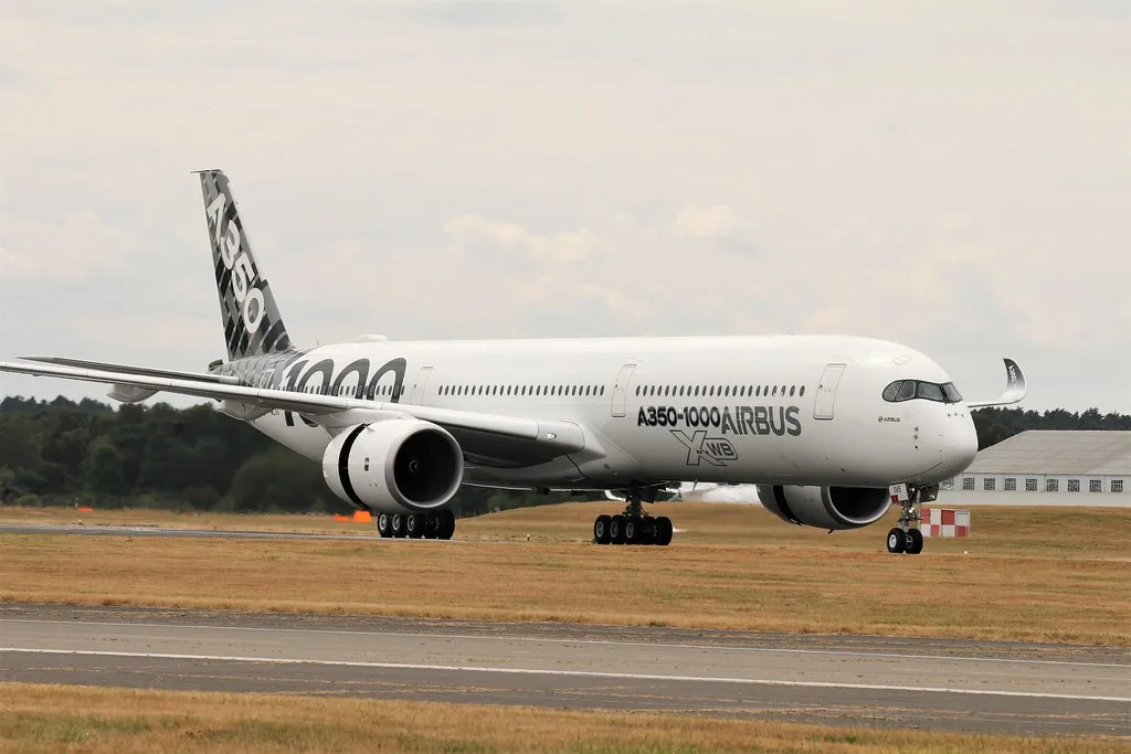 The Roar of Thrust Reversers on Landing (Cityswift 123, Flickr, CC BY 2.0)