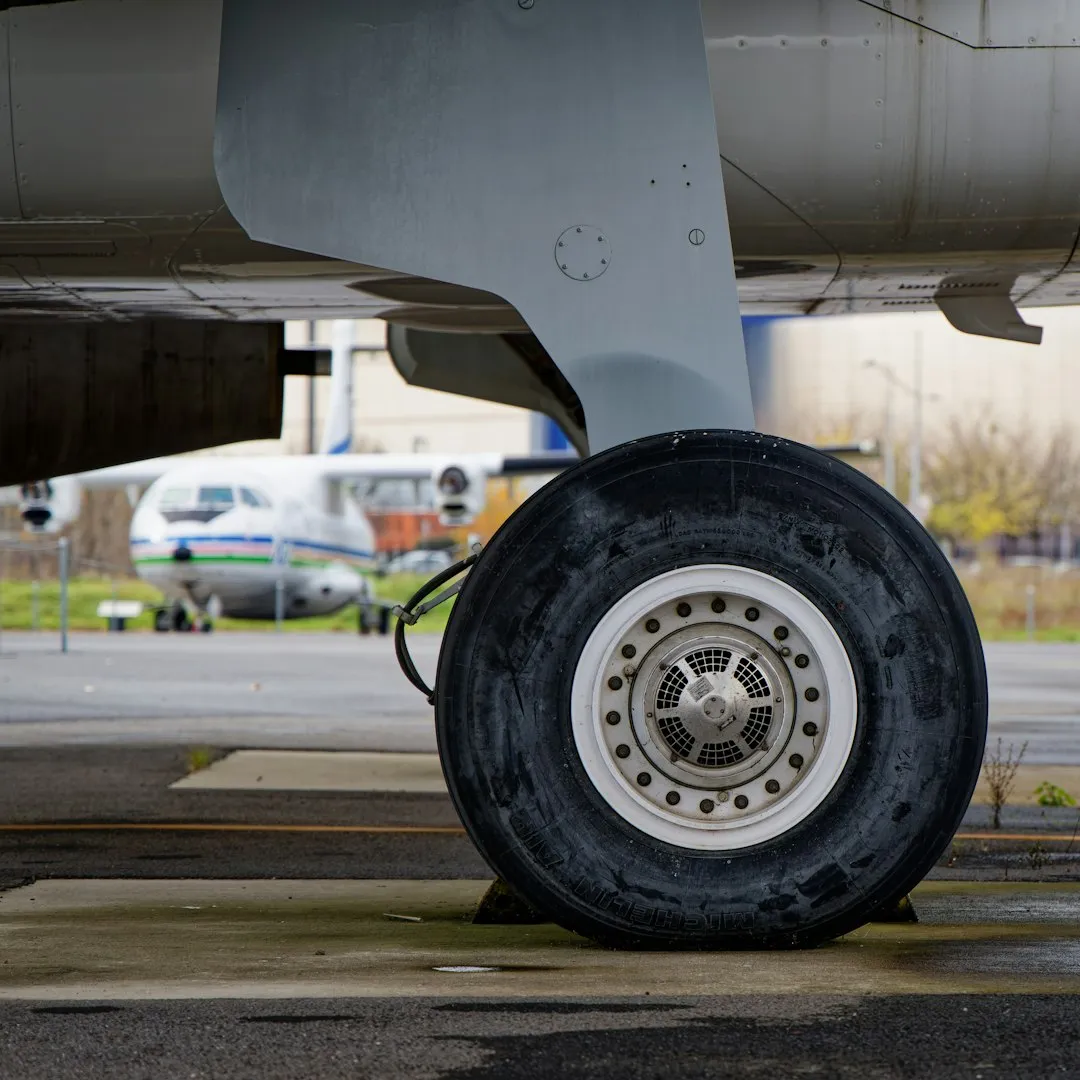 Nitrogen Keeps Tire Pressure More Consistent (Image Credits: Unsplash)