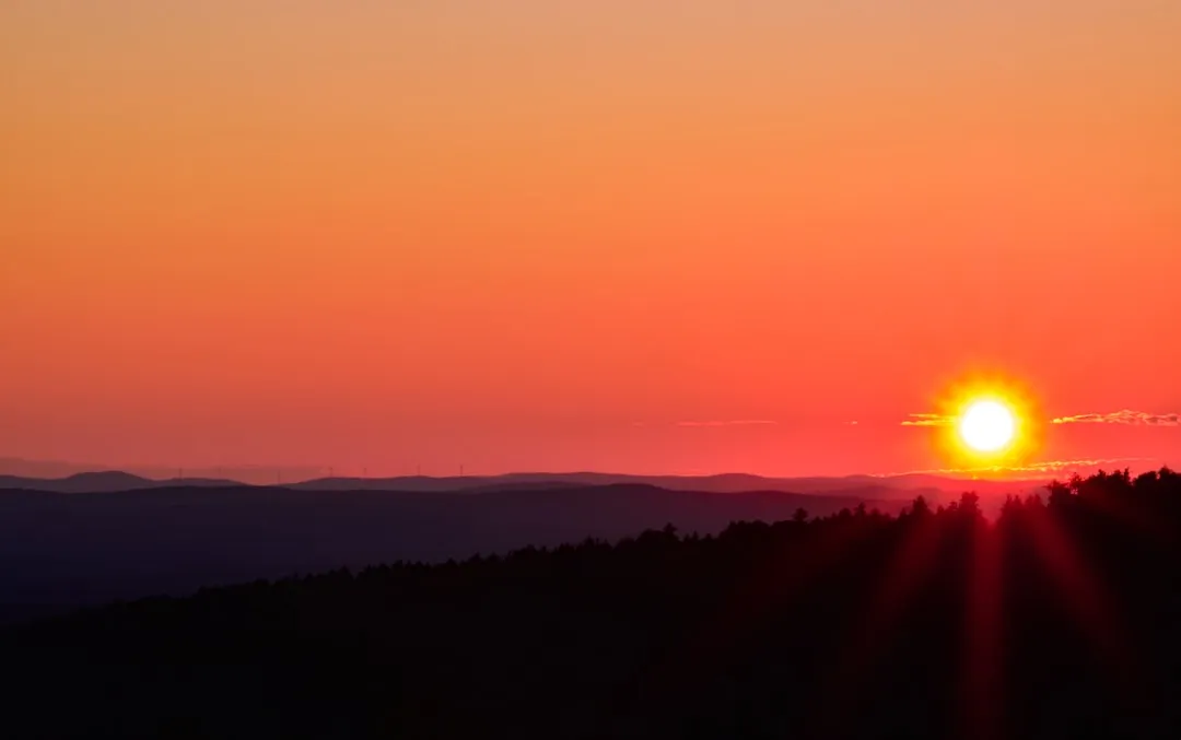 Morning Is the Gold Standard for Clear Skies (Image Credits: Unsplash)