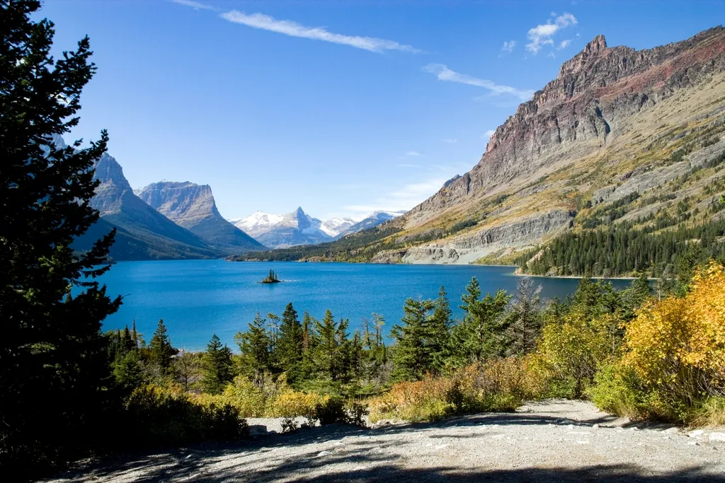 Vulture and Carter Glaciers: Where the Trails End (Image Credits: Rawpixel)