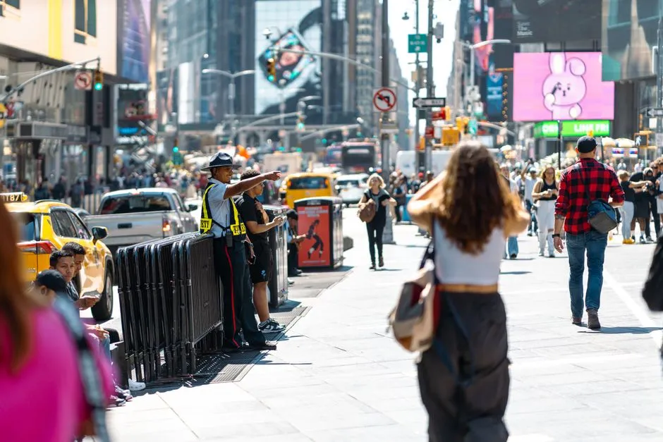 The Phrase That Does It Every Time: "HUE-ston Street" (Image Credits: Pexels)