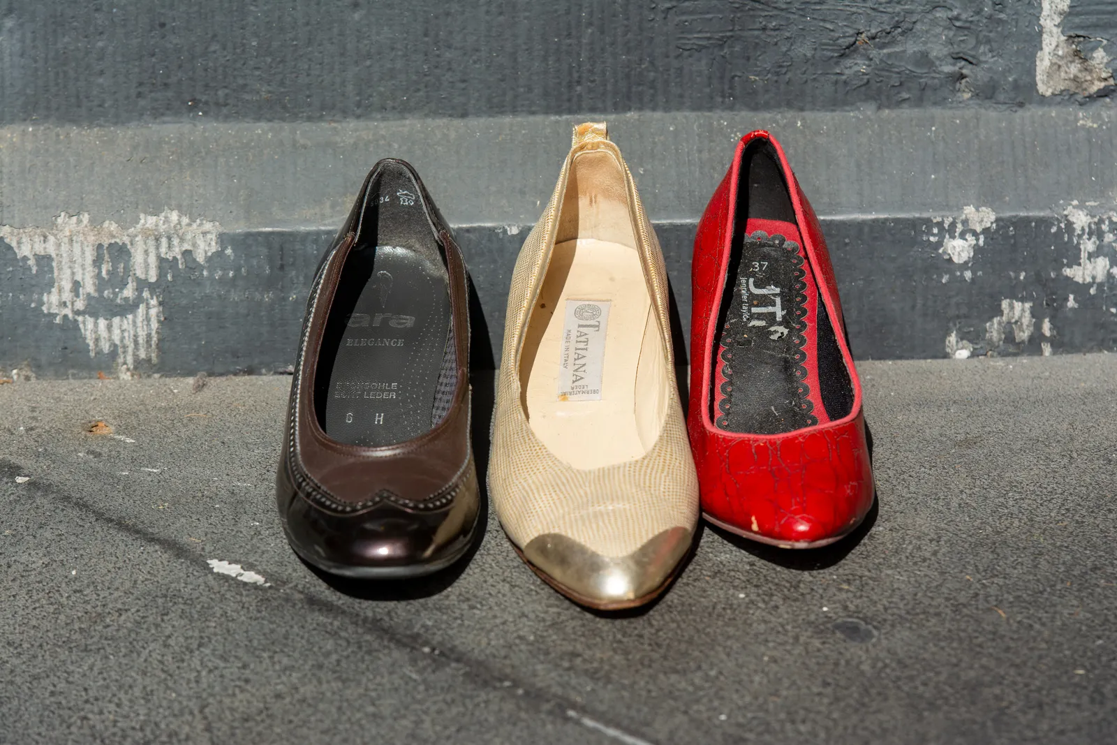 Apply the Three-Shoe Rule to Avoid Overpacking Footwear (Image Credits: Pexels)