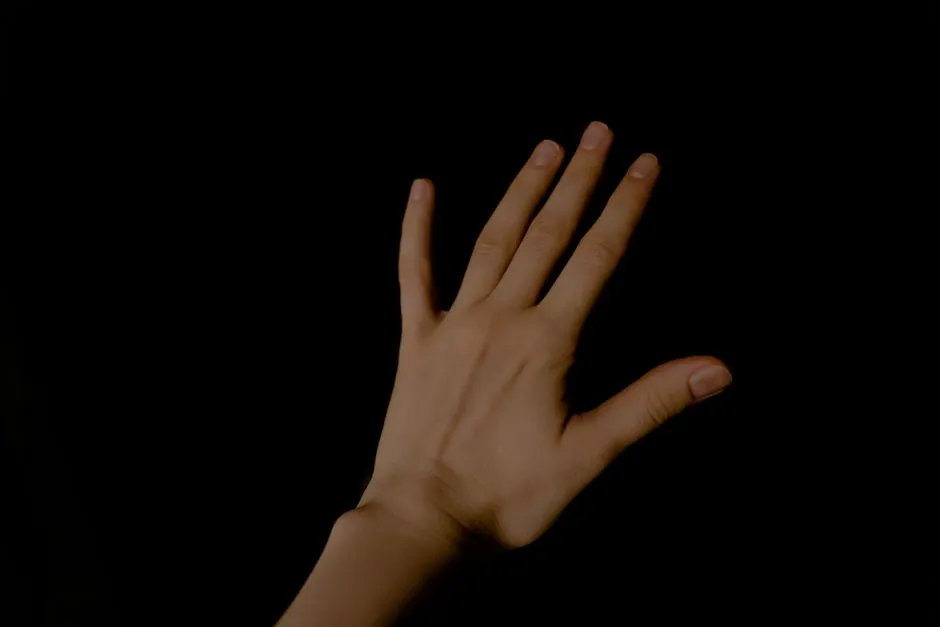 The Left Hand: When the Wrong Hand Is the Wrong Choice (Image Credits: Pexels)