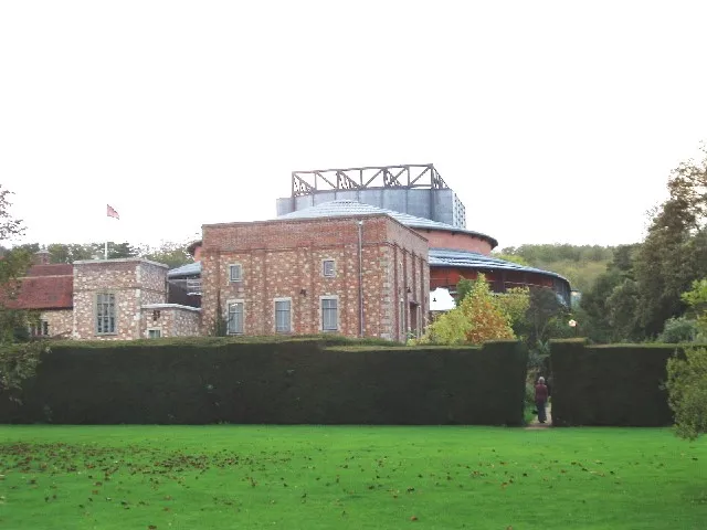 Glyndebourne, East Sussex: Opera in a Country Garden (From geograph.org.uk, CC BY-SA 2.0)