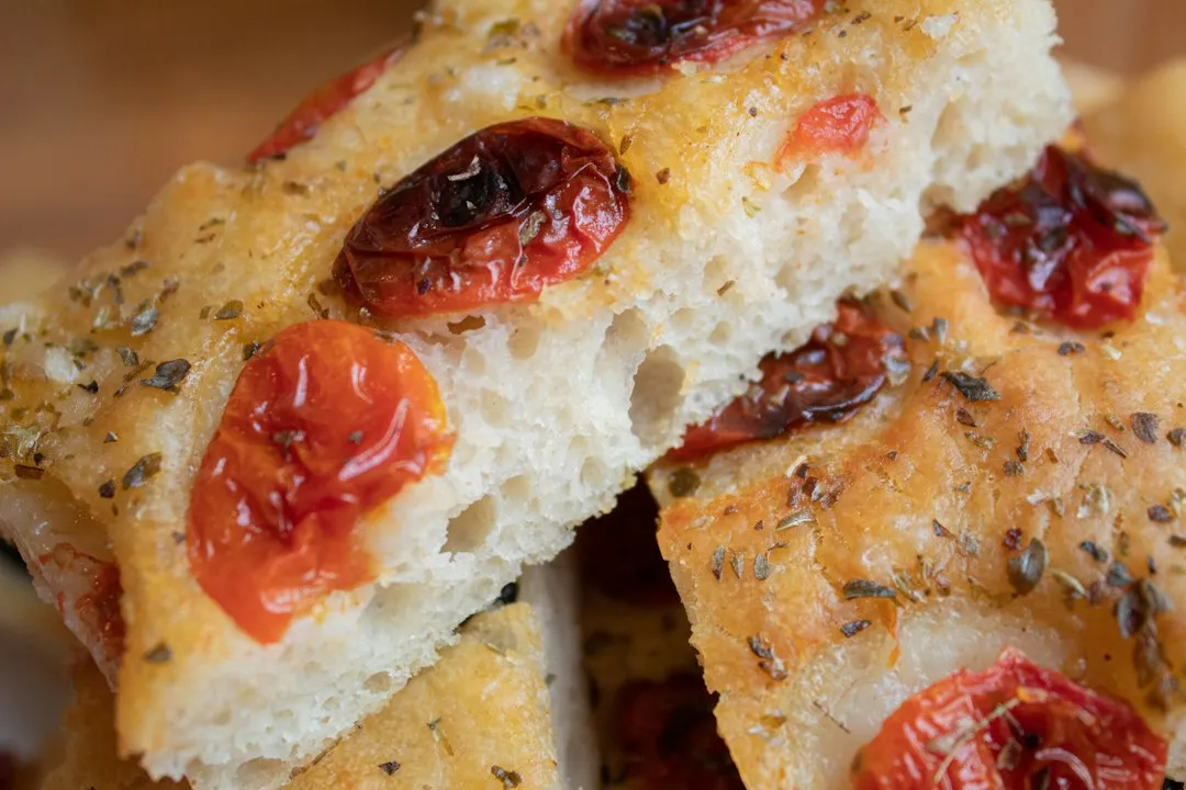 Focaccia: The Crowd-Pleaser Nobody Crowds Around (Image Credits: Unsplash)
