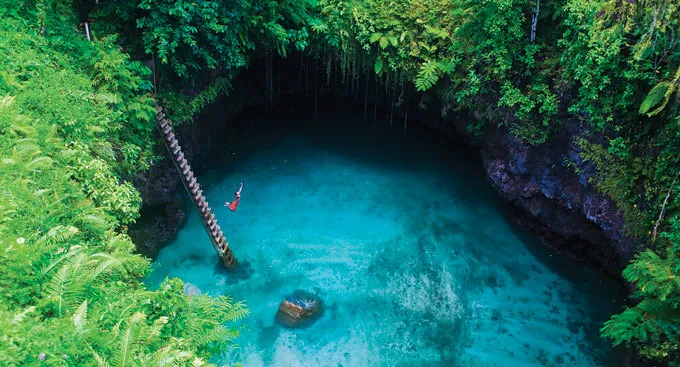 Responsible Visiting: Protecting What the Earth Made (travelinsider, Flickr, CC BY 2.0)