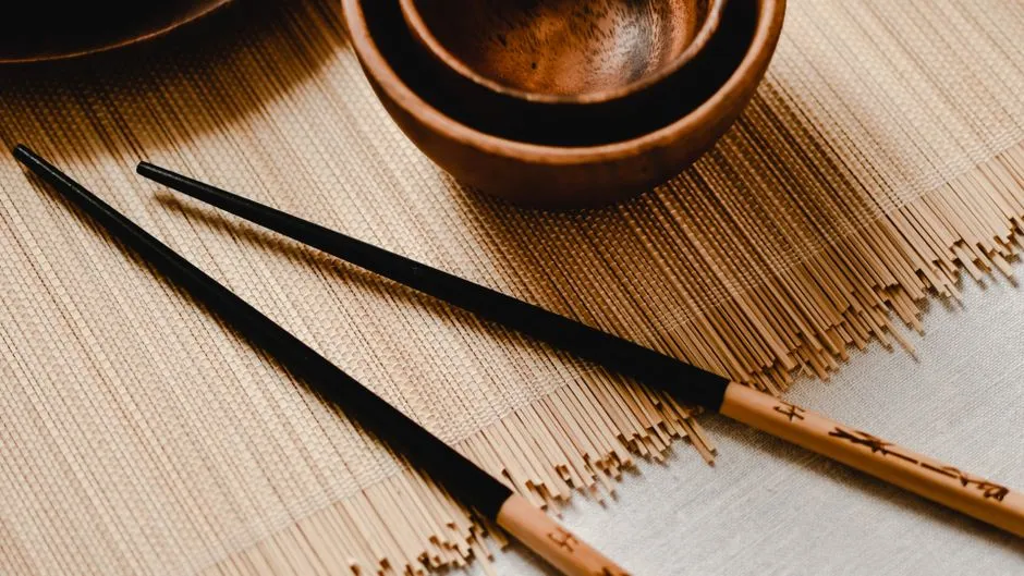 They Handle Chopsticks Without Making It a Performance (Image Credits: Pexels)