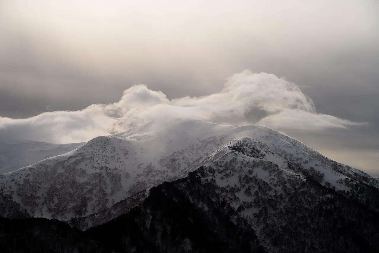 A Mountain That Earns Its Reputation (Image Credits: Pixabay)