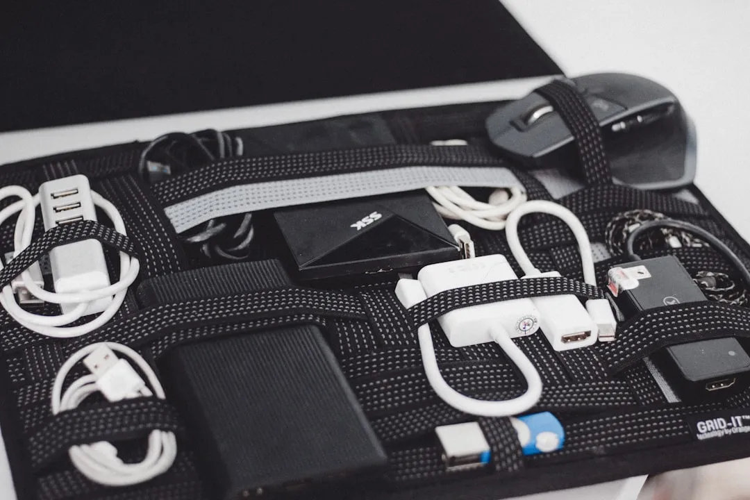 Keep Cables Tidy - Tangles Flag Bags (Image Credits: Unsplash)