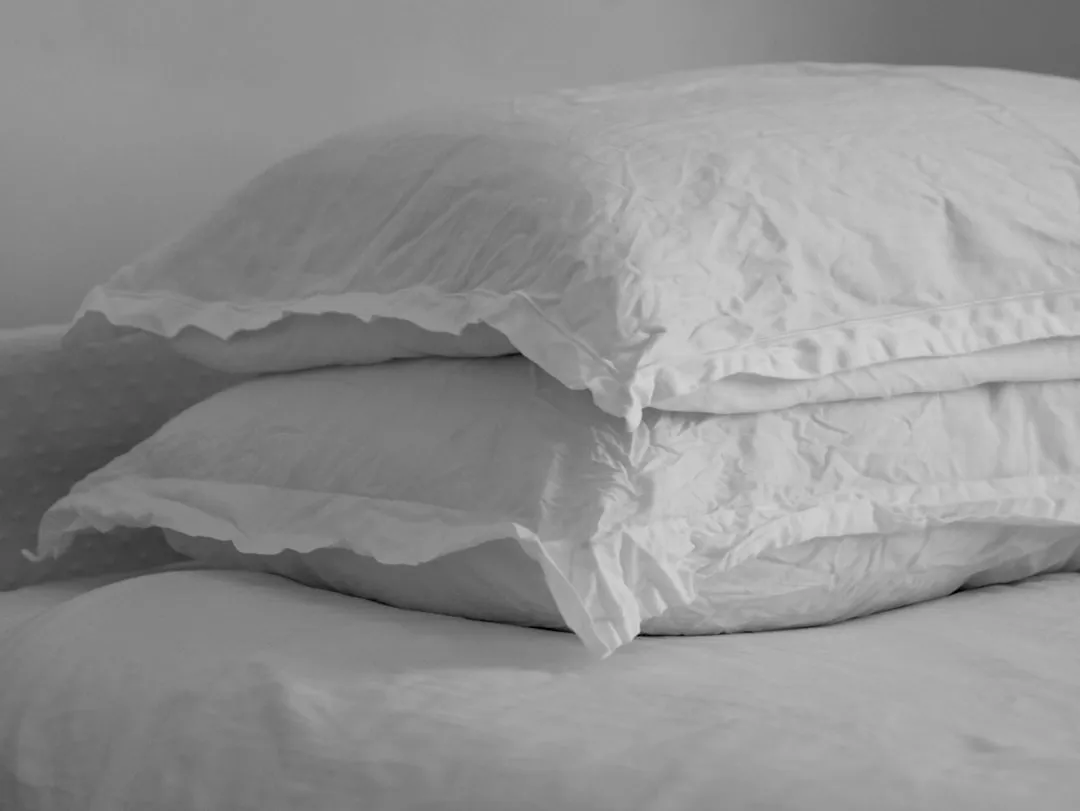 Ask for a Fresh Set of Pillows Before You Even Unpack (Image Credits: Unsplash)
