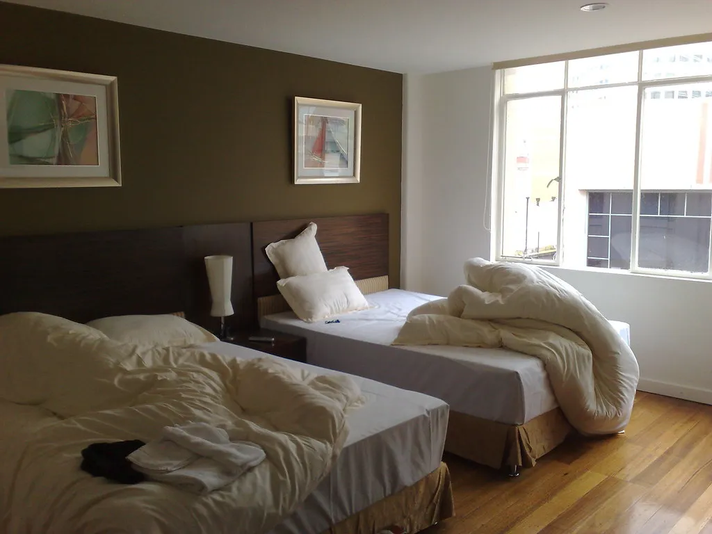 The Materials in Hotel Rooms Work Against Warmth (xmacex, Flickr, CC BY-SA 2.0)