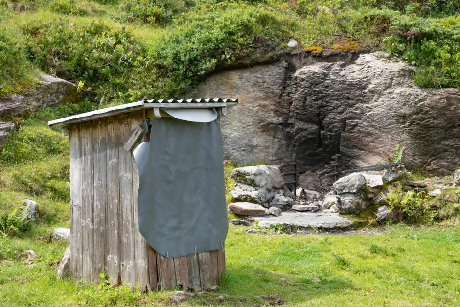 8. Handle Human Waste Responsibly in Backcountry Areas (Image Credits: Pexels)