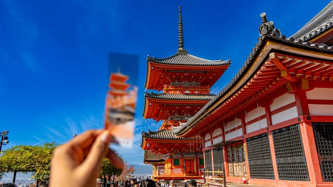 Japan Is the Country Where Tipping Can Genuinely Cause Offense (Image Credits: Unsplash)