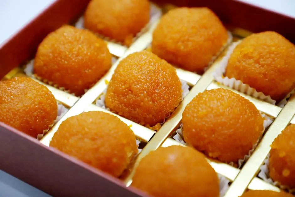 India: Sweets, Symbolism, and the Right Hand (Image Credits: Pexels)