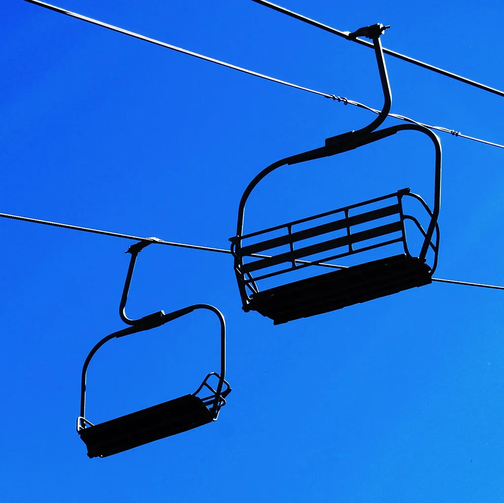 Lee Canyon and the Summer Chairlift Experience (sidewalk flying, Flickr, CC BY 2.0)