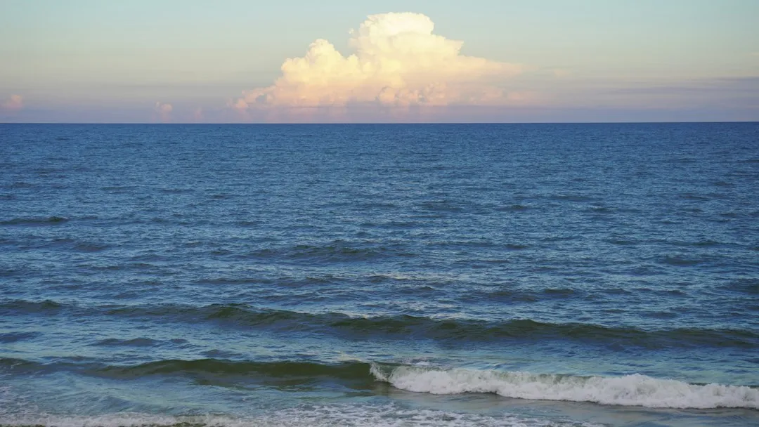 The Gulf of Mexico as a Year-Round Moisture Engine (Image Credits: Unsplash)