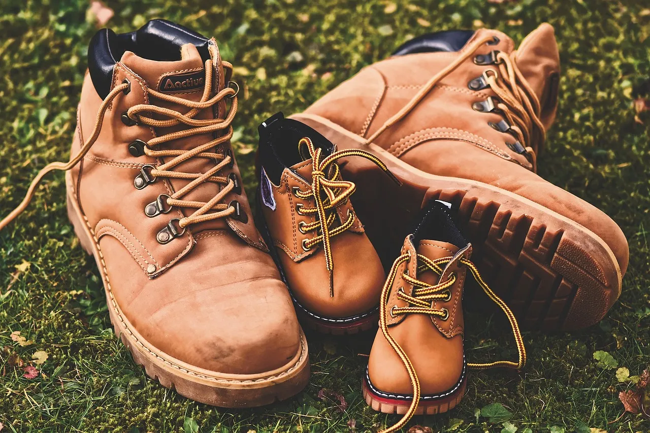 Put Your Shoes in First If They're in the Bag (Image Credits: Pixabay)