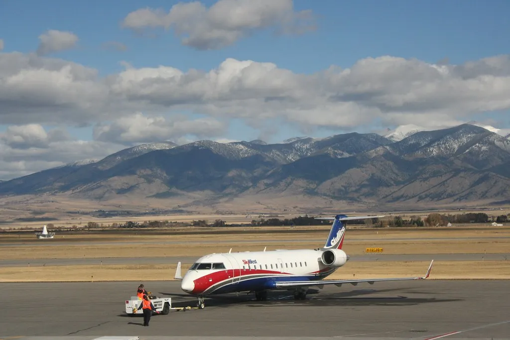 The Airport Itself: Compact, High-Altitude, and Built for Volume (Amy Guth, Flickr, CC BY 2.0)