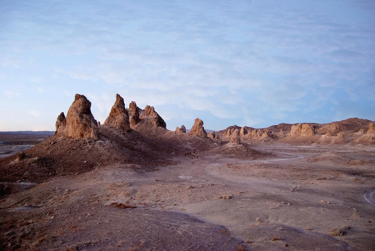 Pinnacles National Park: Volcanic Spires South of the Bay Area (Image Credits: Pixabay)