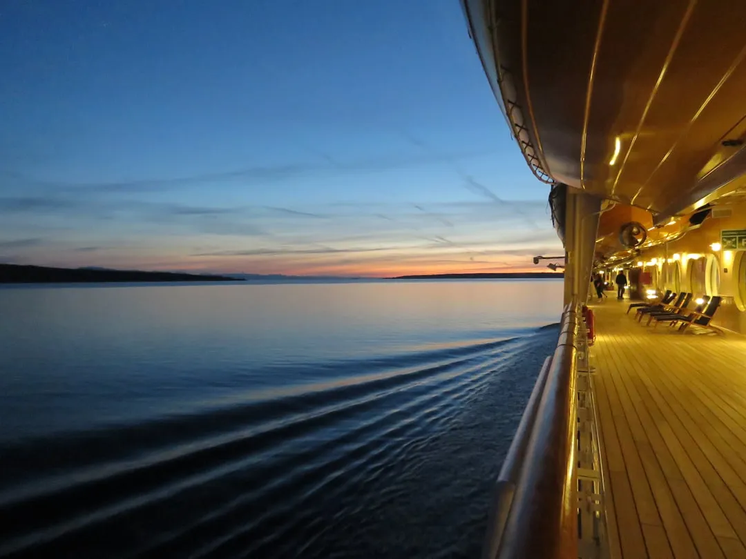 The Horizon View Factor: Why Your Cabin Type Also Counts (Image Credits: Unsplash)