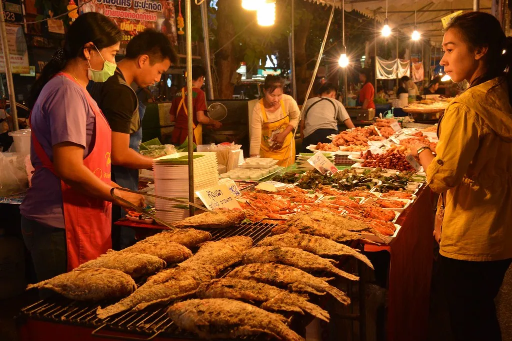 Discovering Chiang Mai's Temple Circuit and Night Markets (paularps, Flickr, CC BY 2.0)