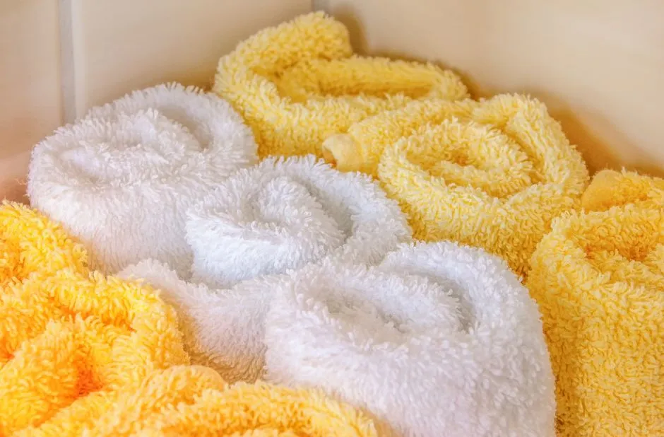 6. Misusing the Oshibori Towel (Image Credits: Pexels)