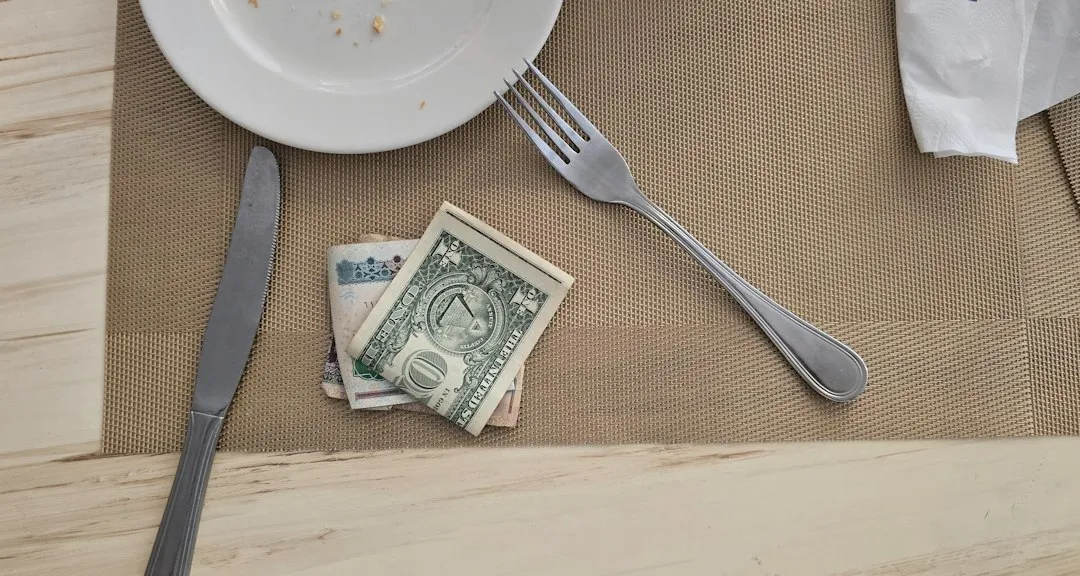 How Tipping Norms Vary by Region, and Why It Still Matters (Image Credits: Unsplash)