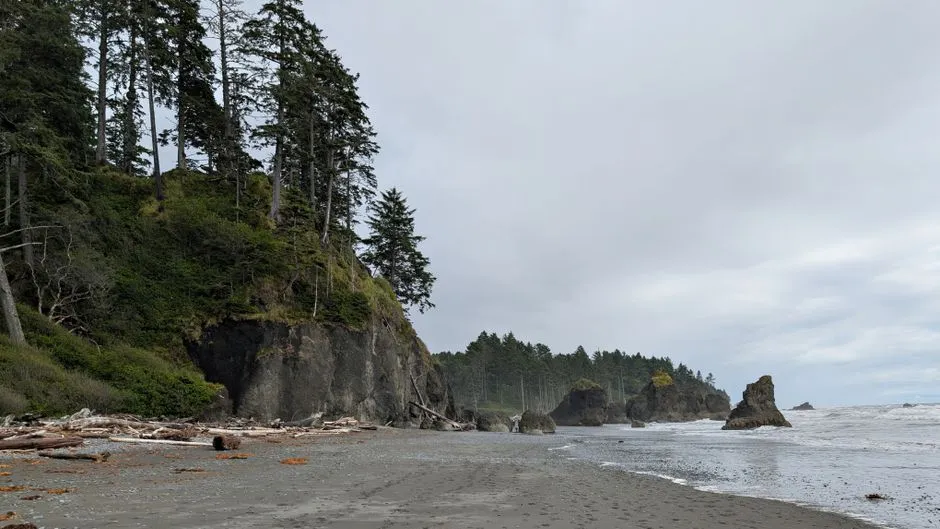 Fall and Winter Retreats: The Seasons Most Outsiders Miss (Image Credits: Pexels)