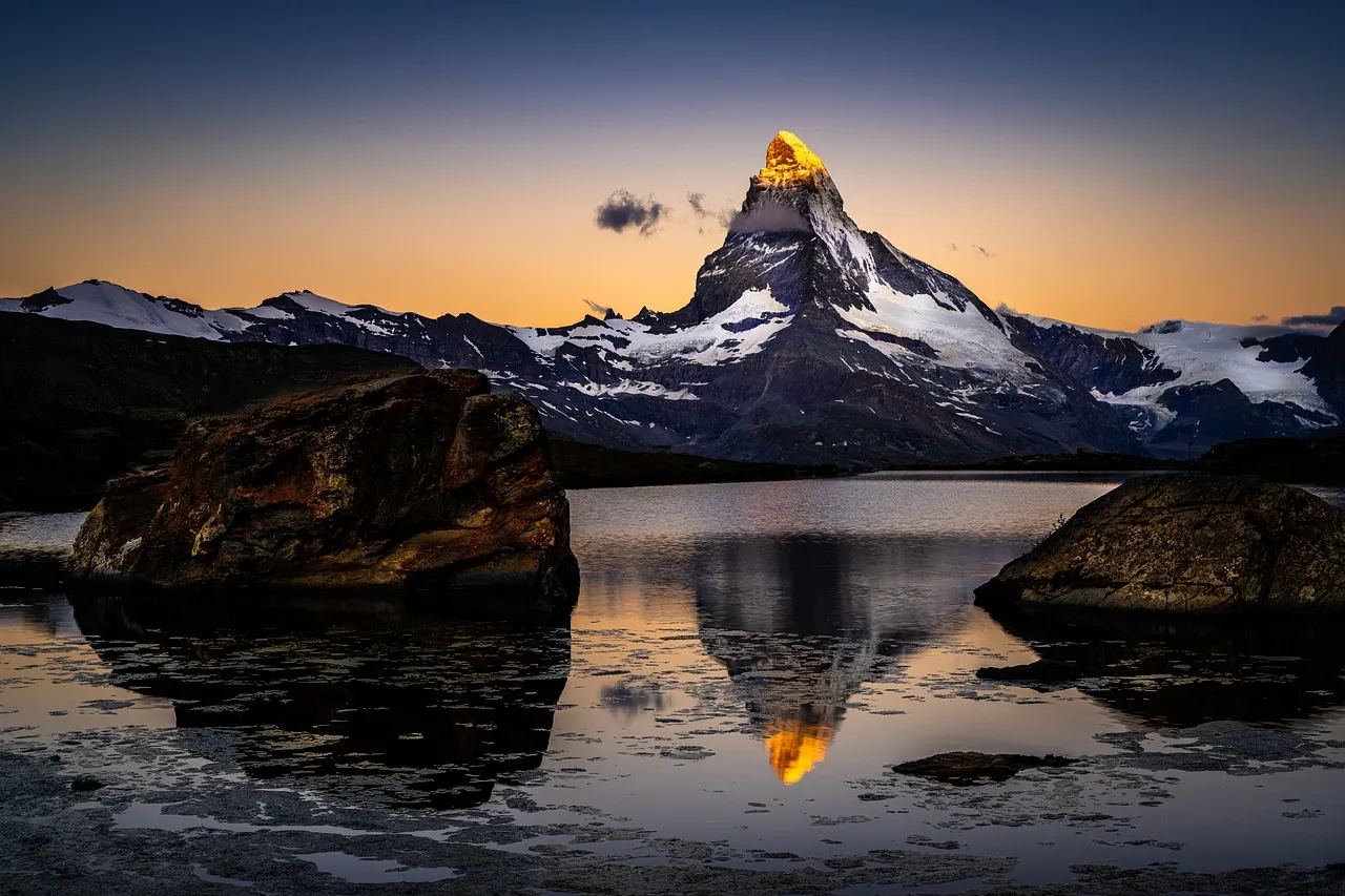 5. The Riffelsee Loop from Rotenboden: A Mirror at 2,800 Meters (Image Credits: Pixabay)