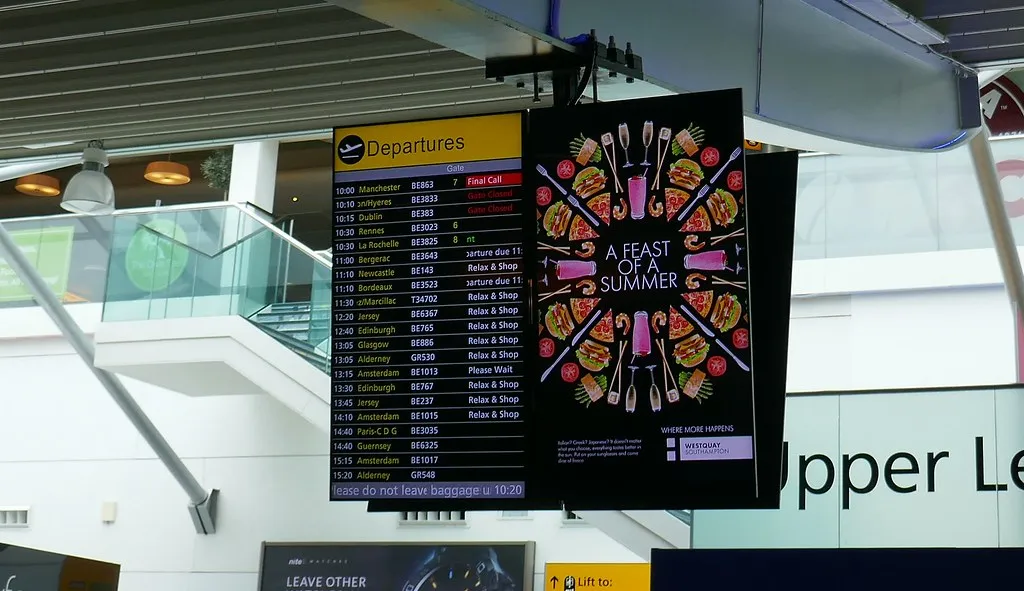 Airport Monitors Are Faster Than Your Phone's Airline App (foilman, Flickr, CC BY-SA 2.0)