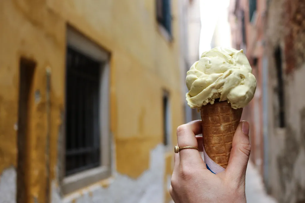 Choose Gelato Wisely and Avoid the Tourist Traps (Alexandra E Rust, Flickr, CC BY 2.0)