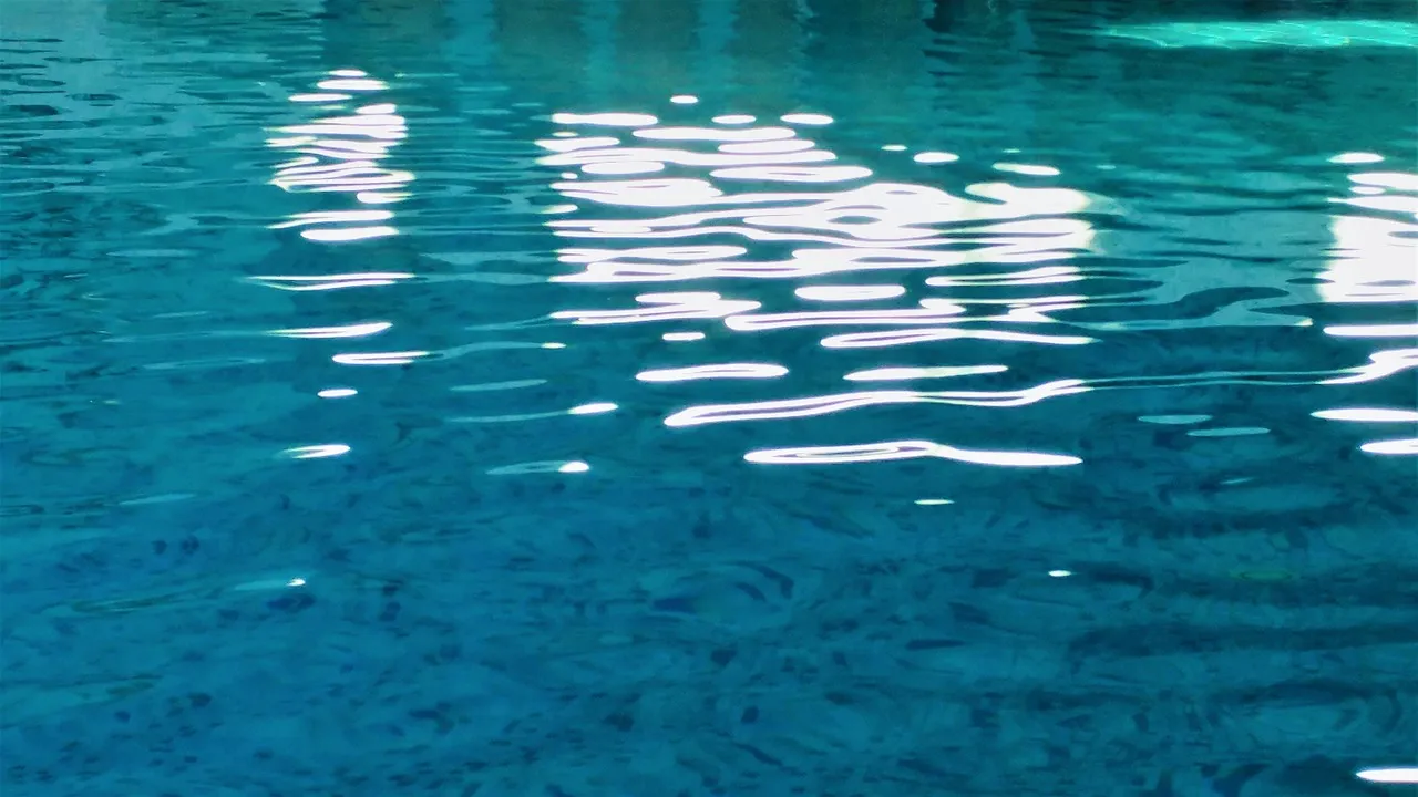 Resort and Hotel Hot Tubs Are a Disproportionate Source of Outbreaks (Image Credits: Pixabay)