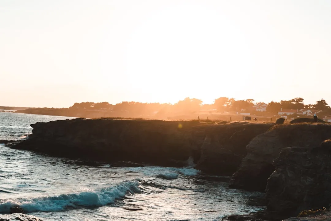The Takeaway: Trust the Light, Not the Clock on the Wall (Image Credits: Unsplash)