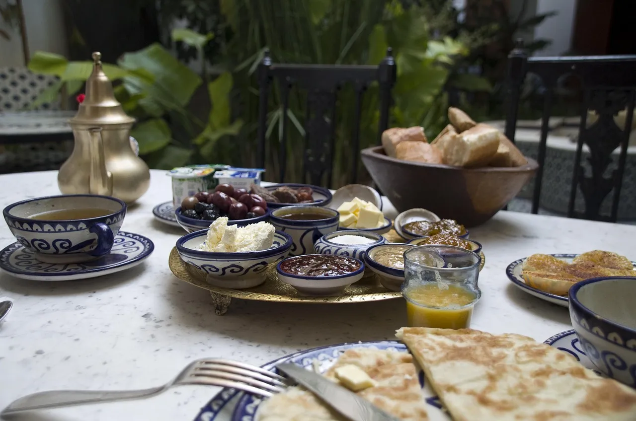 Morocco: Honey, Flatbread, and Morning Tea (Image Credits: Pixabay)