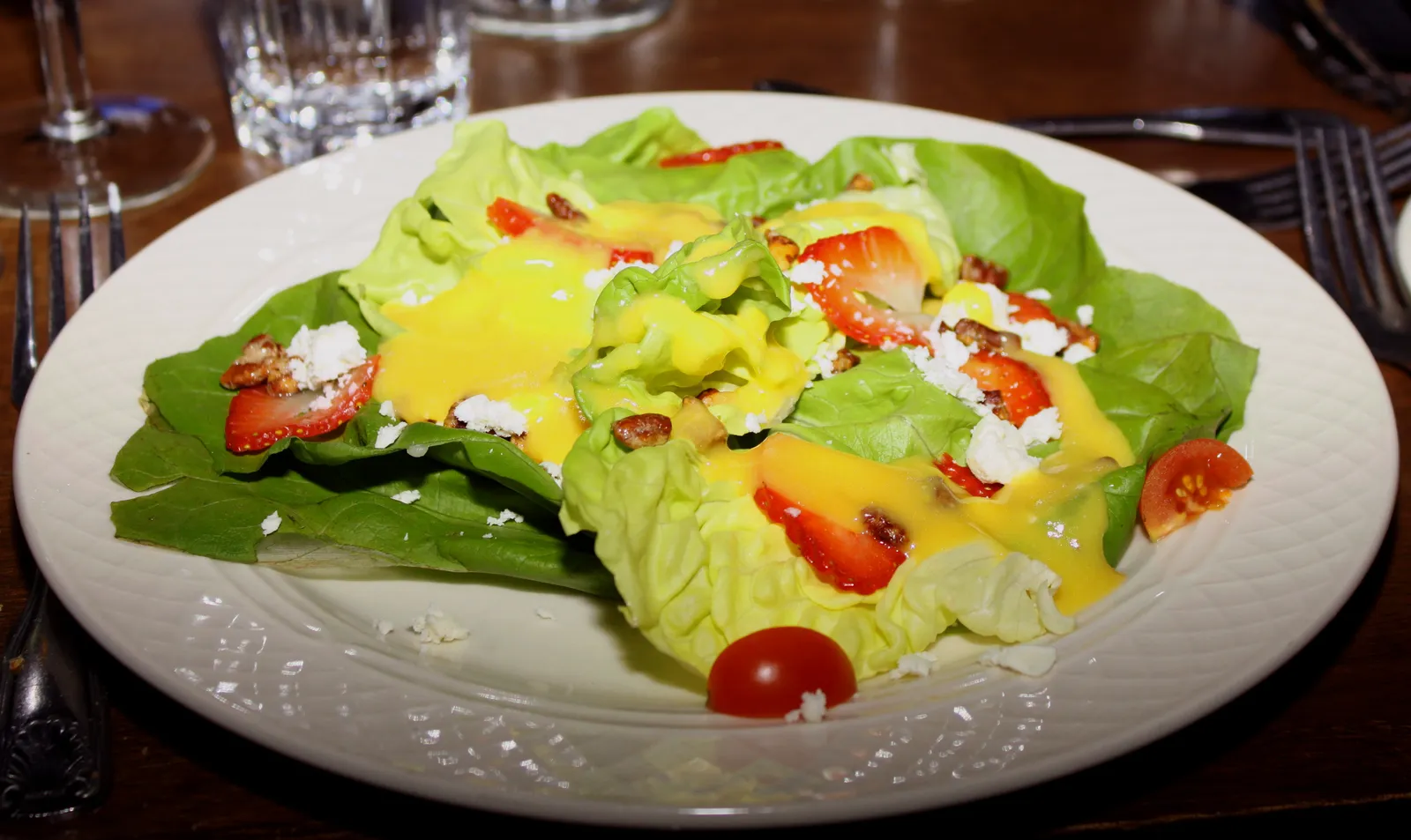 Salads and Cold Dishes: Surprisingly Reliable (Fresh Green Salad, CC BY 2.0)