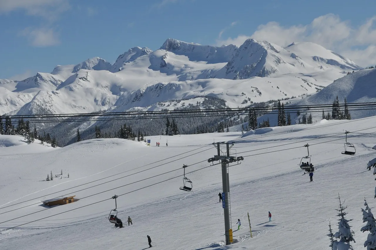 5. Whistler Blackcomb, Canada: Two Mountains, One Non-Stop Party Village (Image Credits: Pixabay)