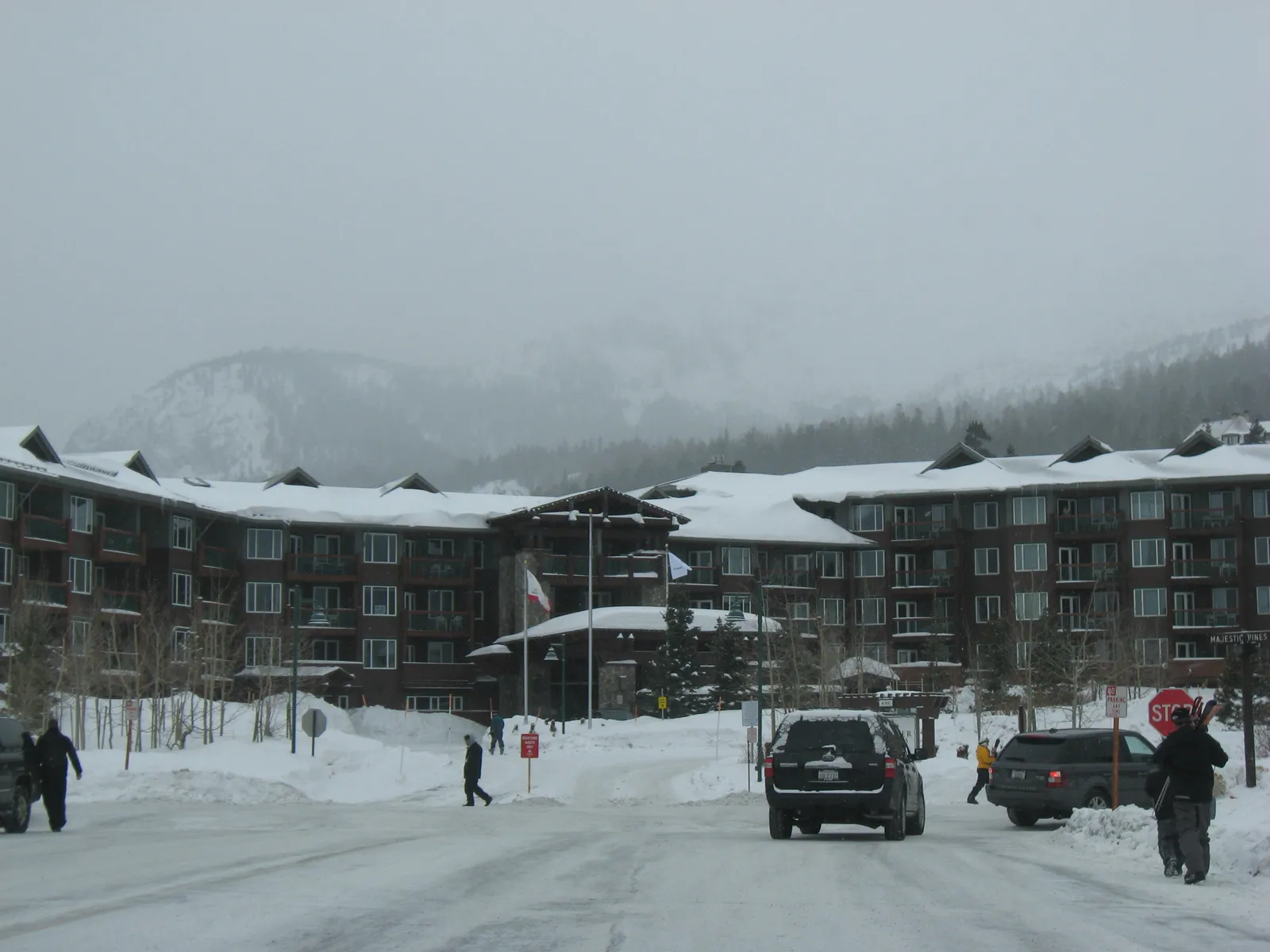 5. Mammoth Mountain, California: The Sierra Wildcard Worth Betting On (By Nandaro, CC BY-SA 3.0)