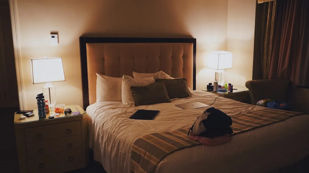Why Empty Rooms Are the Biggest Source of Waste (Image Credits: Unsplash)