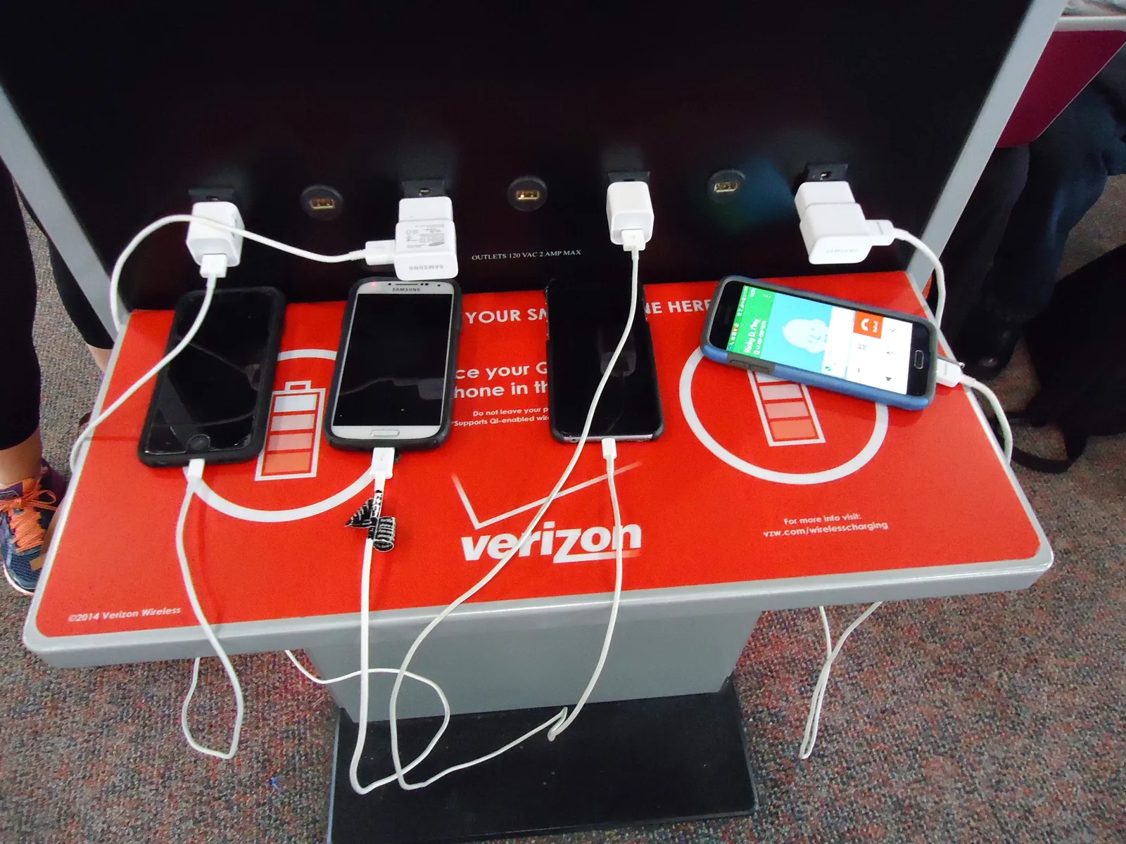 9. Free Charging Stations (By Tomwsulcer, CC0)